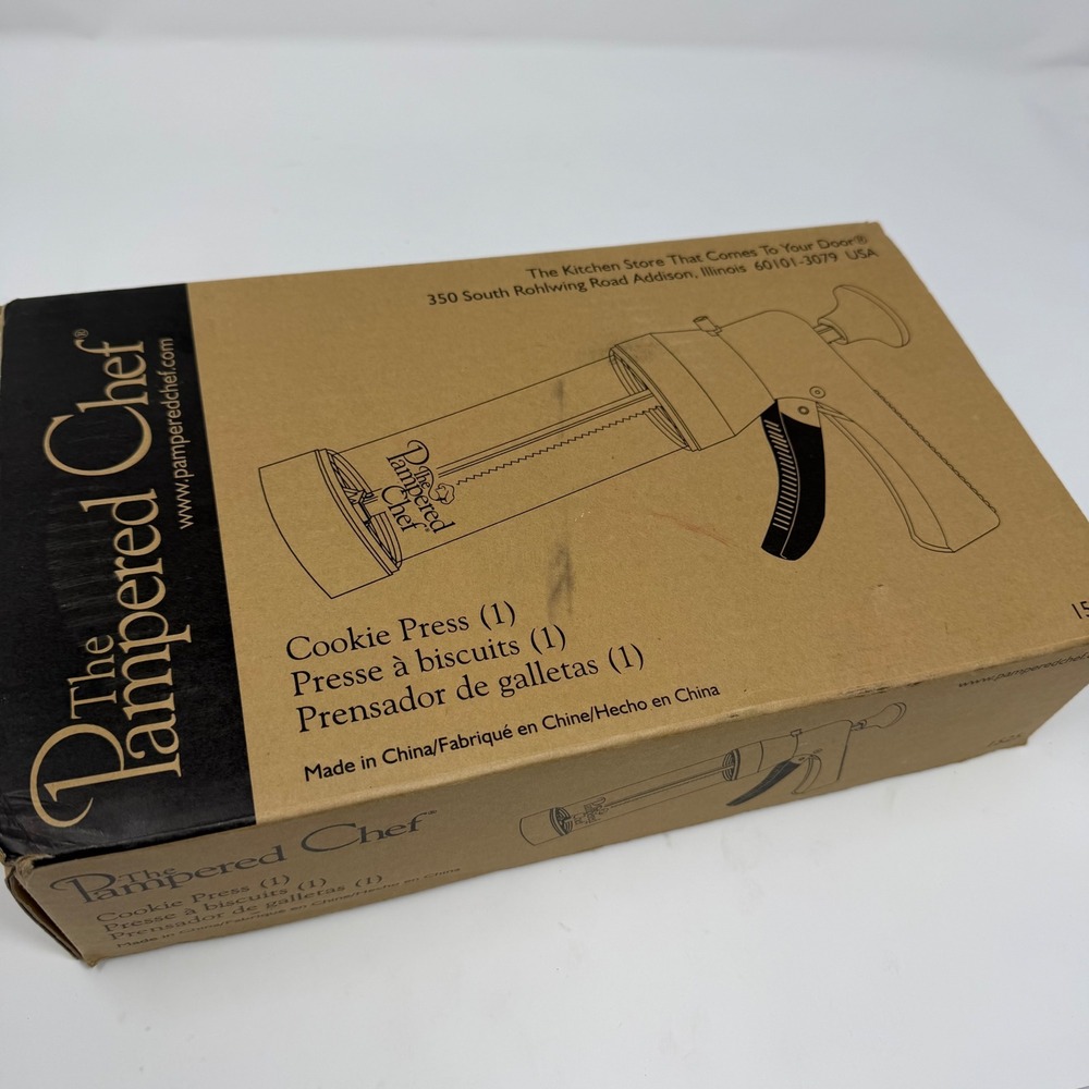 Pampered Chef Cookie Press 1525 with 16 Disks and Recipes in Original Box